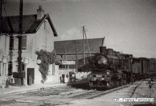La 230D23 passe � Mont-Saint-Eloi vers 1950